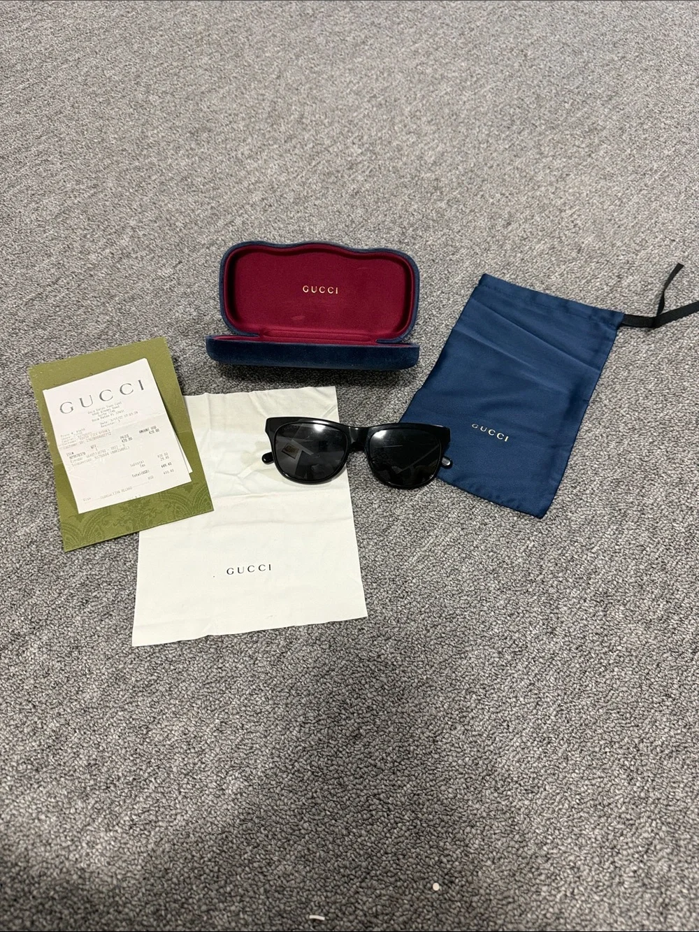 Gucci Black men’s sunglasses Case and Pouch